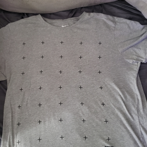 The nike tee mens xl plus signs - Picture 10 of 10